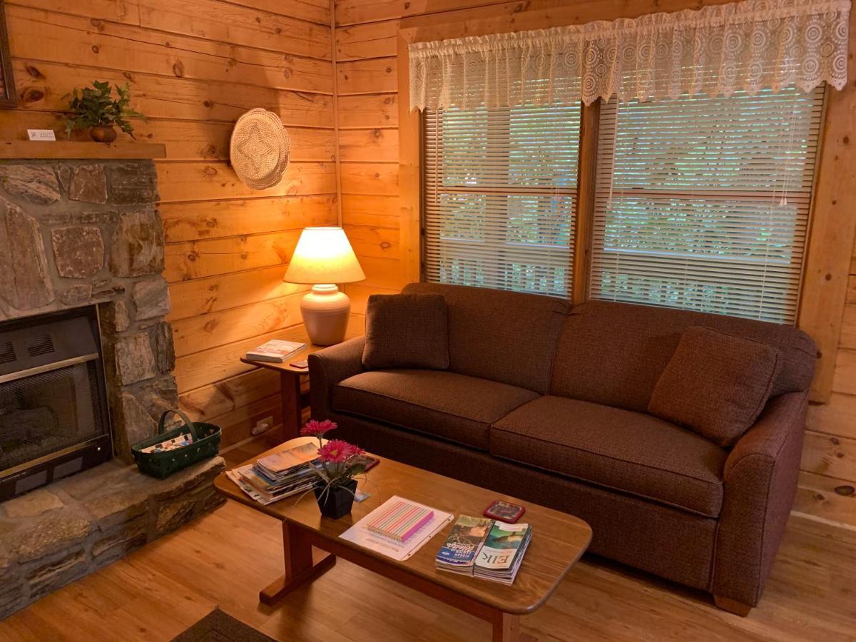 Misty Creek Log Cabins Maggie Valley Exterior foto